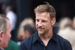 F1-talli palkkasi maailmanmestarin