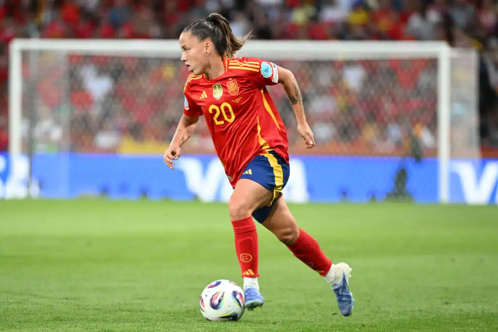 Espanja tuhri pilkkuja – Sveitsi jäi pahasti jyrän alle