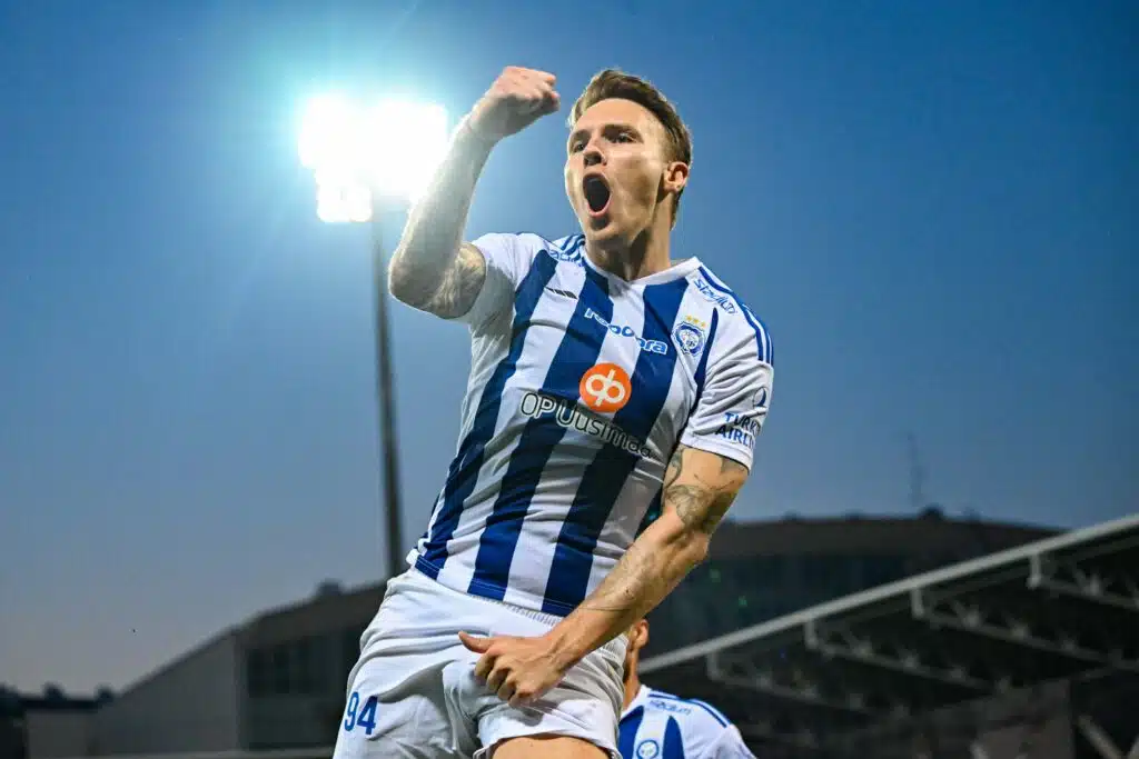 Veikkausliigan maalikuningas todella eksoottiseen sarjaan – katso hämmentävä julkistusvideo Veikkausliigan maalikuningas todella eksoottiseen sarjaan – katso hämmentävä julkistusvideo