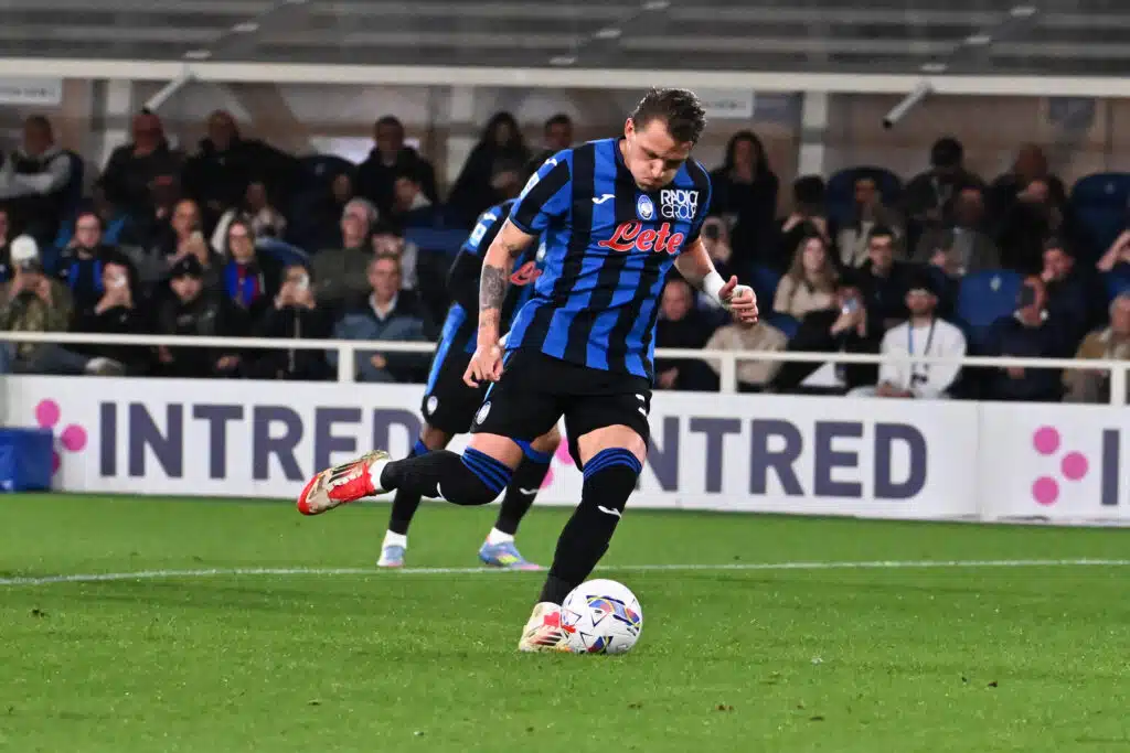 Italian suurseura neuvottelee pelaajakaupasta – hyökkääjästä irtoamassa jättikorvaus