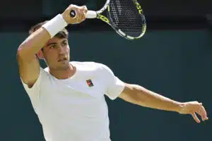 Välierästä tuli trilleri – Tenniksen ykköstähti taisteli tiensä finaaliin