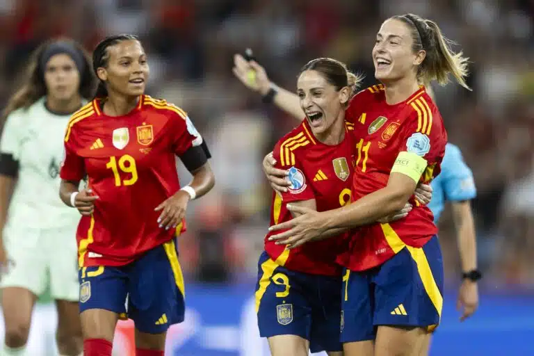 Espanja ei pettänyt – puhtaalla pelillä jatkoon