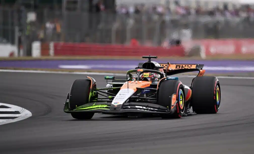 McLarenille shokkihoitoa Unkarin aika-ajossa, Max Verstappen romahti