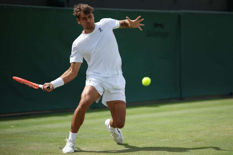 Italian tennistähdeltä uskomaton temppu – grand slam -voittaja Wimbledonissa katsomoon
