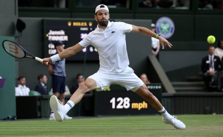 Jättiyllätys jäi näkemättä – Bulgarian tennistähti loukkaantui vakavasti Wimbledonissa