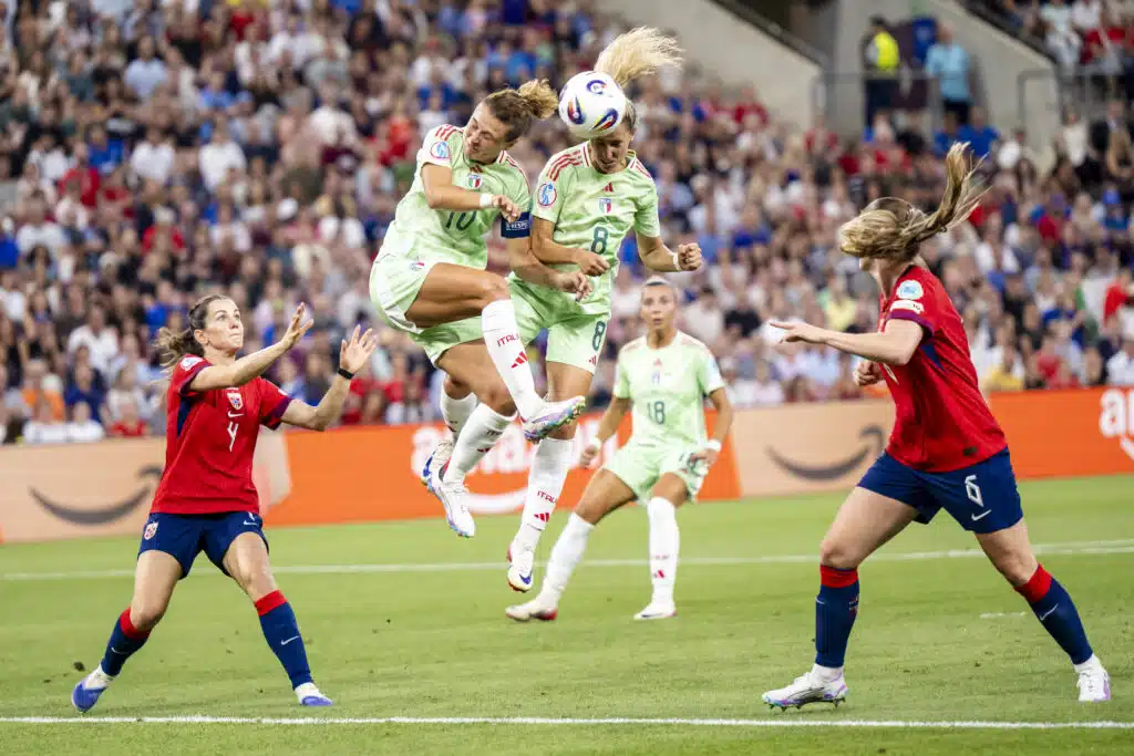 Draamaa EM-futiksessa – Italia lähetti Norjan kotiin