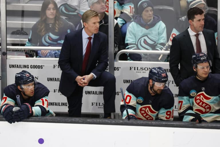 Entinen NHL-päävalmentaja sai töitä – joutui tekemään rajun päätöksen jälleen