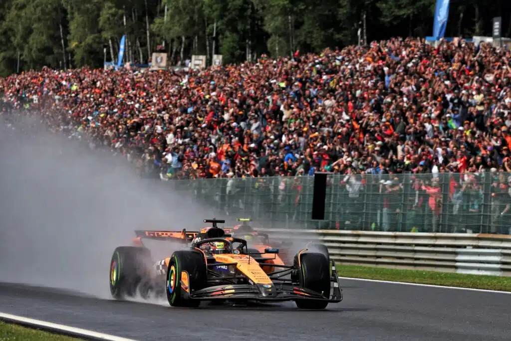 McLarenin tallipäällikkö Andrea Stella harmitteli sunnuntain tulosta: ”Koimme kaksi puolta”