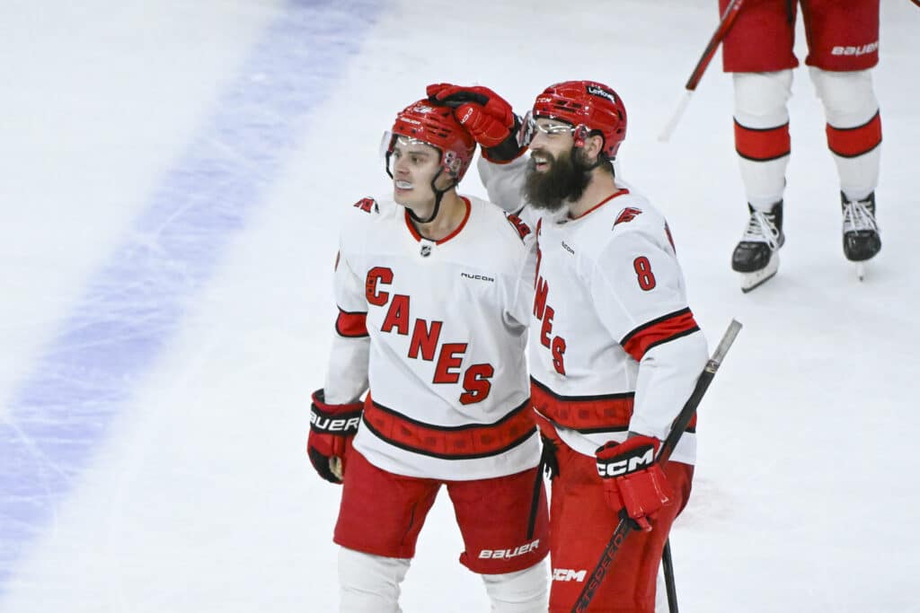 Sebastian Aho menetti legendan rinnaltaan