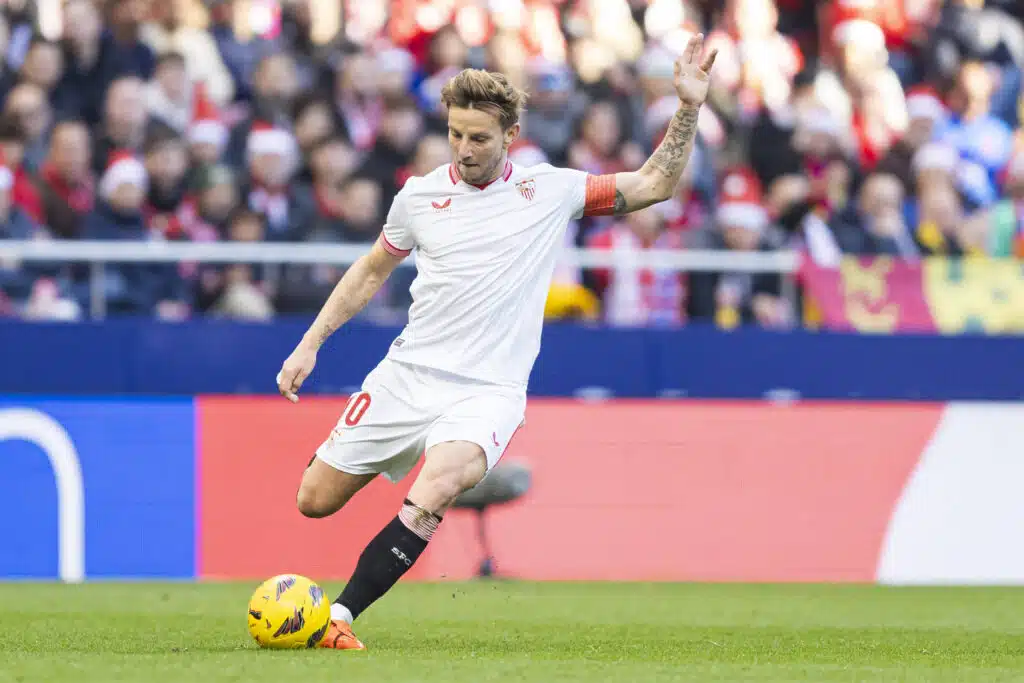 Upea ura on ohi – Ivan Rakitic ripusti tossut naulaan: ”Kiitos jalkapallo”