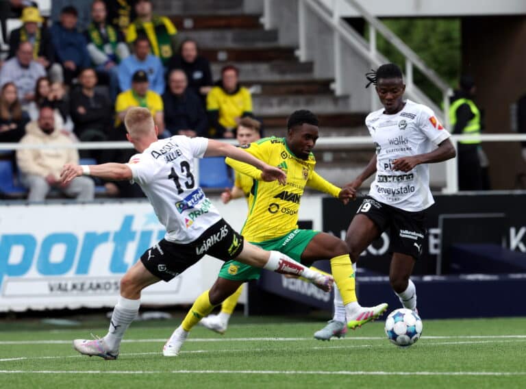Ilves kiinnitti ruotsalaishyökkääjän pitkällä sopimuksella