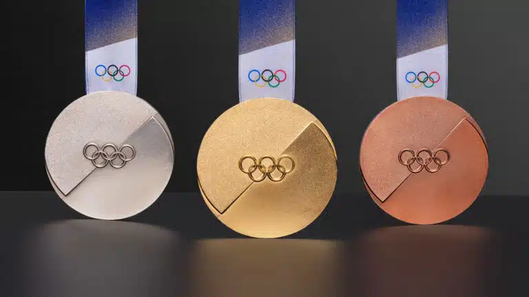 YLE vahvisti – tässä ovat jääkiekon olympiaselostajat ja asiantuntijat