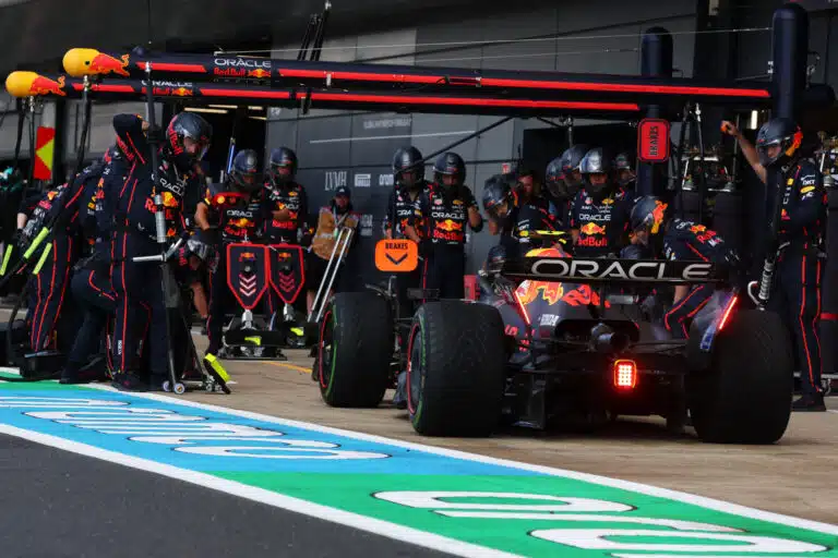 Red Bullilla mystisyyttä Max Verstappenin tallikaverista