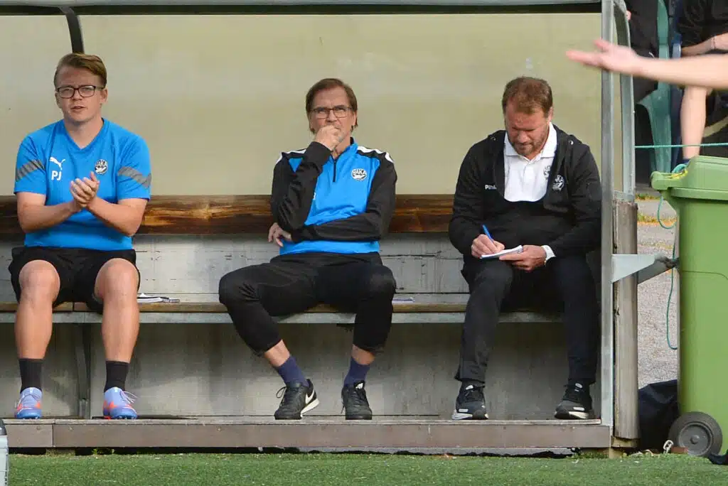 Hakan uusi päävalmentaja pettyi – heti tappio: ”Tyytyväinen ei voi olla”