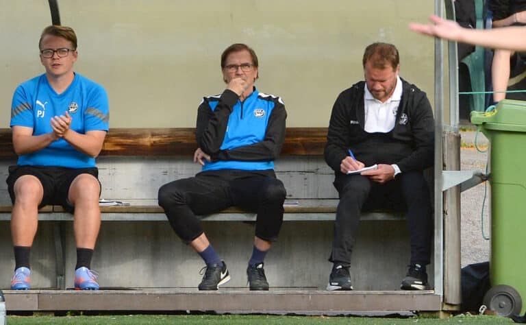 Hakan uusi päävalmentaja pettyi – heti tappio: ”Tyytyväinen ei voi olla”