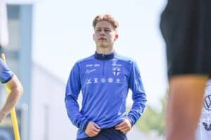 Useita tarjouksia suomalaislupauksesta hylätty – jääkö siirto haaveeksi? Useita tarjouksia suomalaislupauksesta hylätty – jääkö siirto haaveeksi?