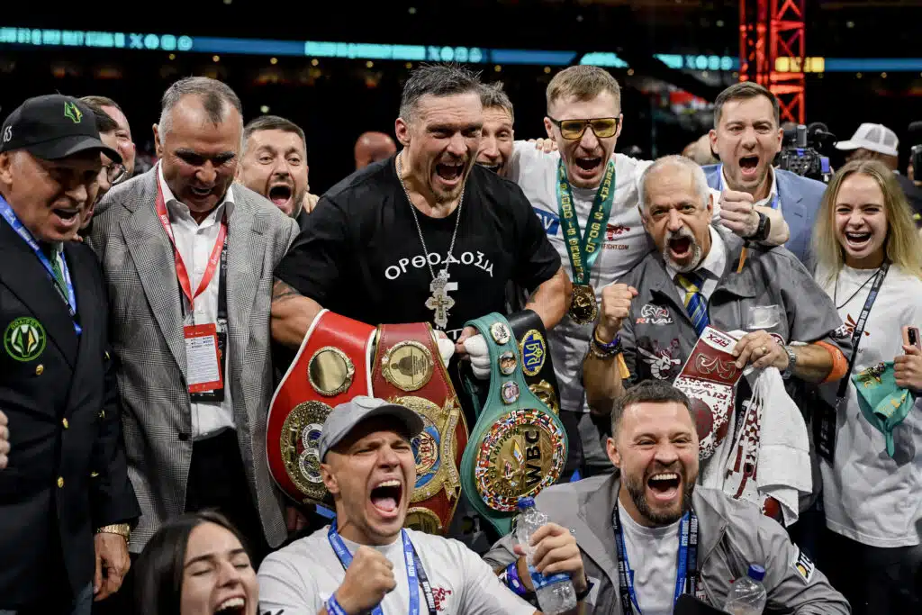 Ukrainalaisjätti jatkaa nyrkkeilyn raskaansarjan valtiaana