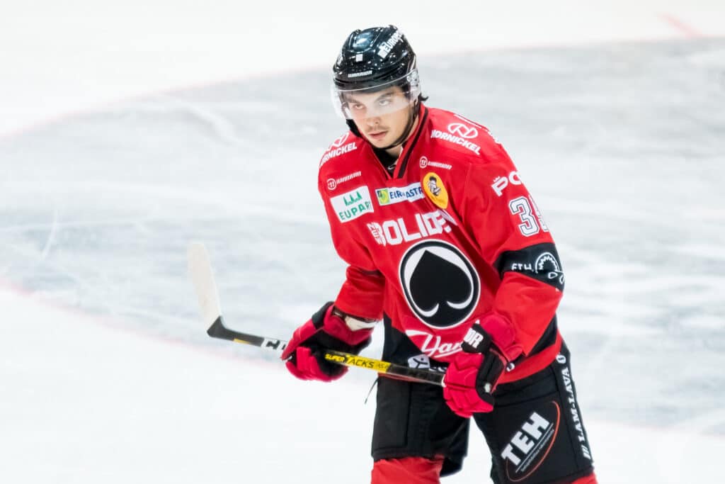 Lähtö tuli – Ässissä pelanneelle kanadalaistähdelle monoa