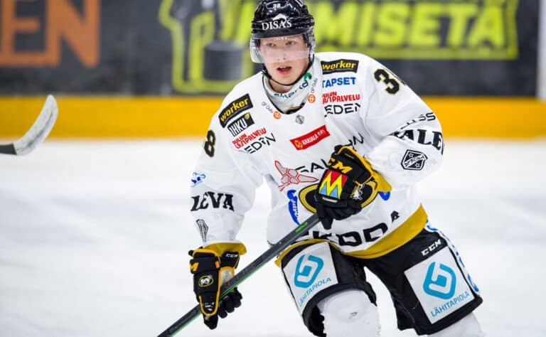 Oulun Kärpät murjoi Vaasan Sportin 7-4 – Aku Räty iski tehot 3+1