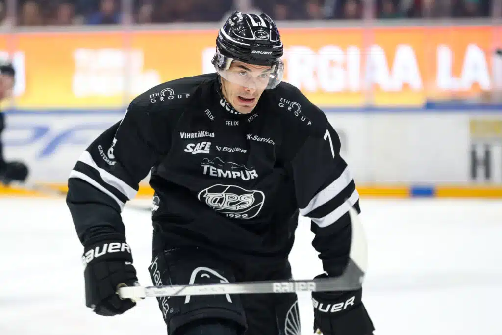 Siniviiva: Liigan tähtipuolustajalta raju paljastus KHL-vuosista