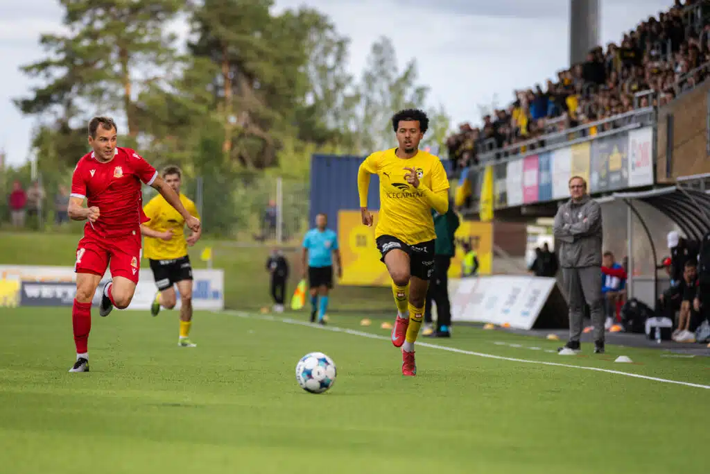 KuPS:ssa paukkuivat ovet molempiin suuntiin