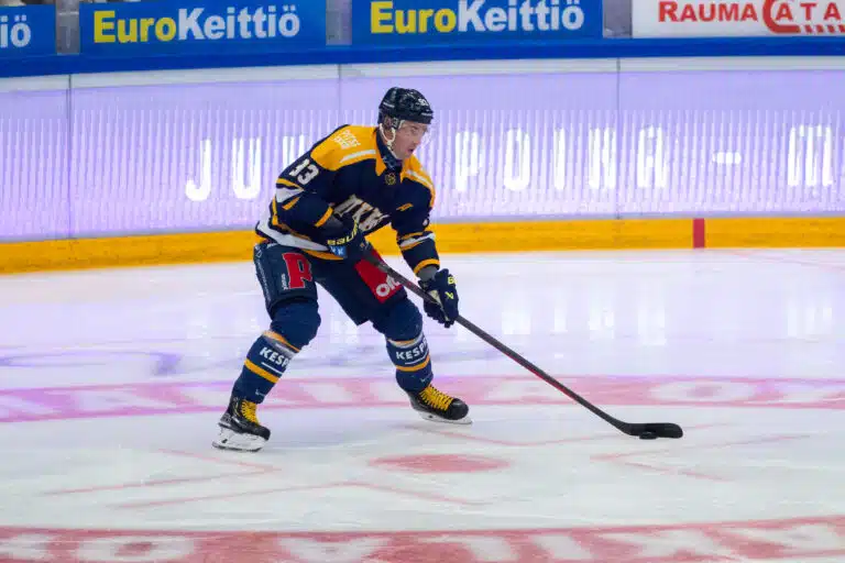 Liigan supertähti avautui Atleetille: ”Eihän tää mitään leikkiä ole”
