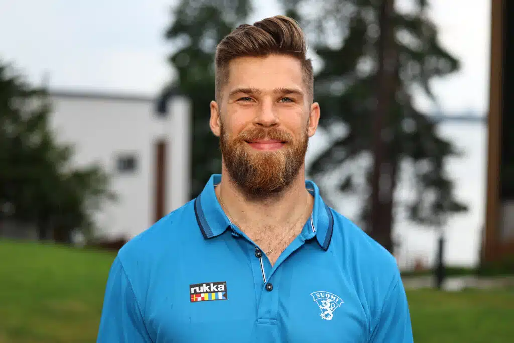 NHL-sopimuksesta neuvotteleva Jani Hakanpää aikoo olympialaisiin – ”Pieni kaukalo on helvetin hyvä”