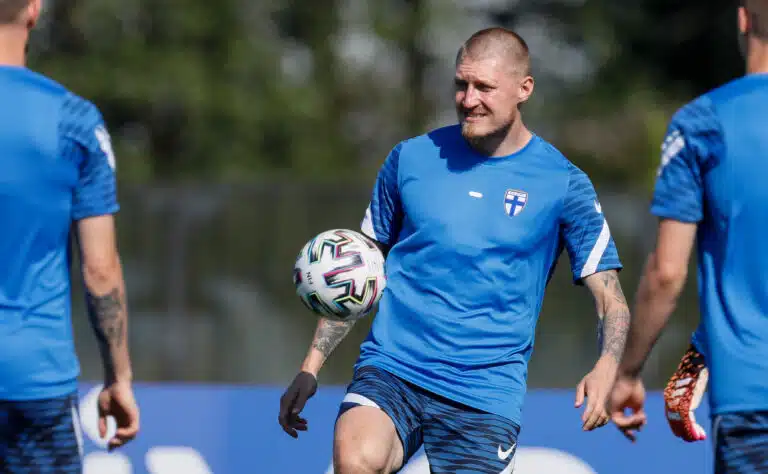 Entiselle Huuhkajat-pelaajalle eksoottinen siirto