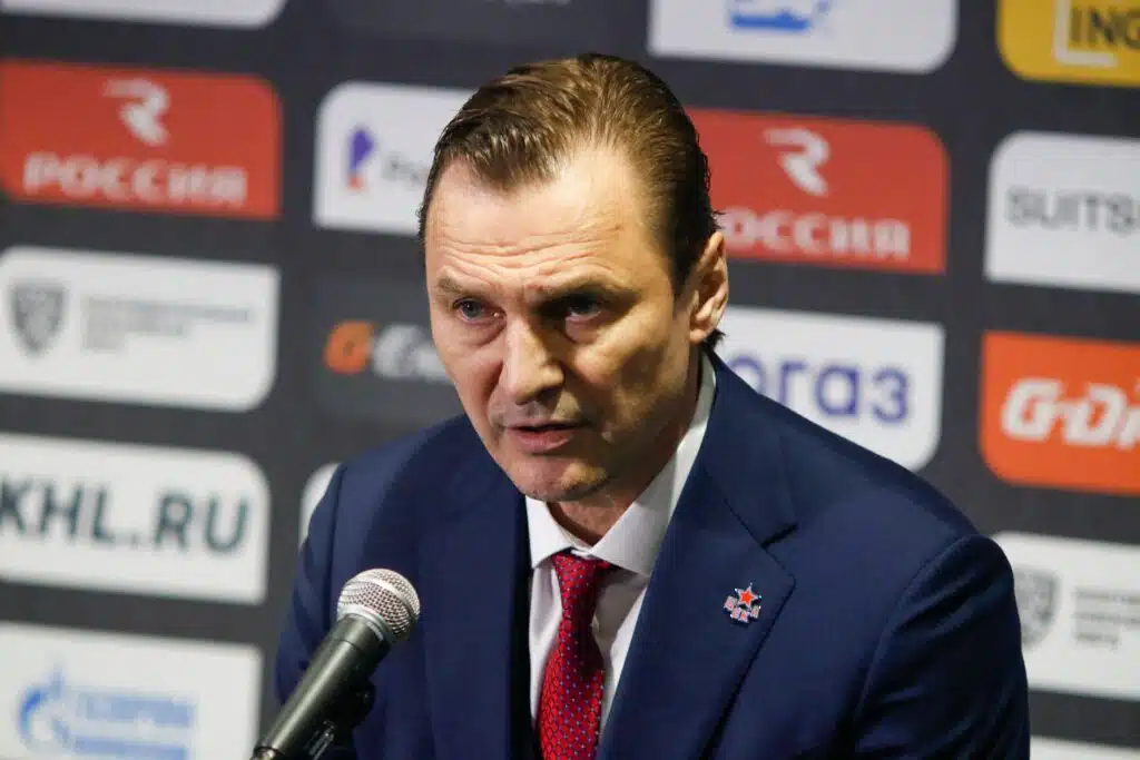 Detroit Red Wingsiltä kova temppu – jäädyttää venäläislegendan numeron