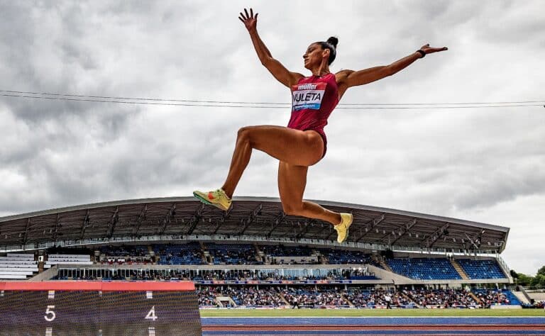 Yleisurheilun serbikaunotar teki shokkipäätöksen – tästä on kyse