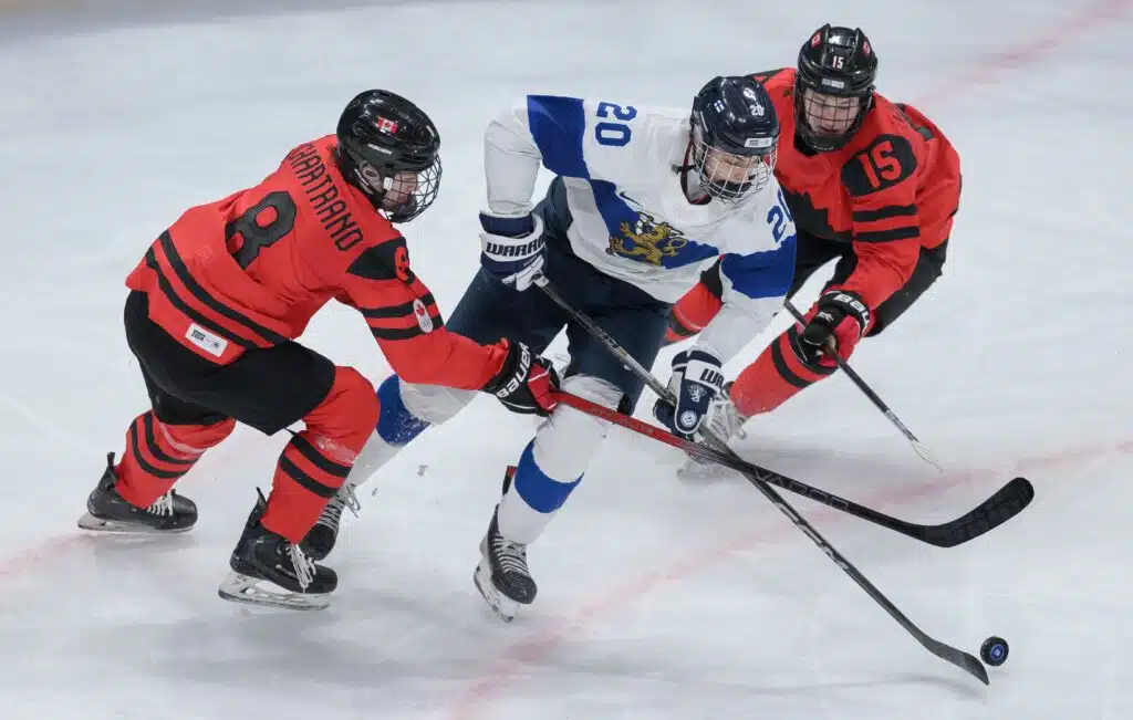 Pikkuleijonat voitokkaita Hlinka Gretzky Cupissa – jatkopaikka selviää keskiviikkona