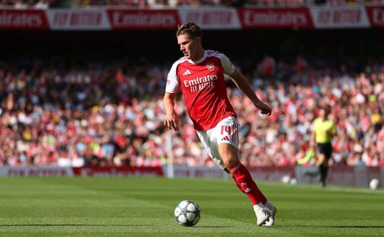 Jalkapallolegenda latasi tylyä tekstiä 65 miljoonan euron miehestä Jalkapallolegenda latasi tylyä tekstiä 65 miljoonan euron miehestä