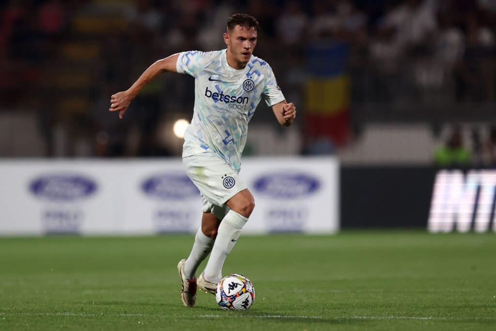 Serie A:n albanialaispelaaja pallottelee kolmen seuran välillä – tässä ne ovat