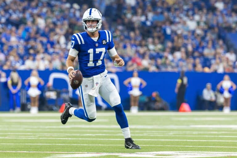 NFL:ssä nähtiin shokkiratkaisu – superlupaus heitettiin penkille