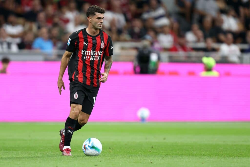 Tulikuuma jalkapallotähti latasi kovan tavoitteen pöytään Tulikuuma jalkapallotähti latasi kovan tavoitteen pöytään