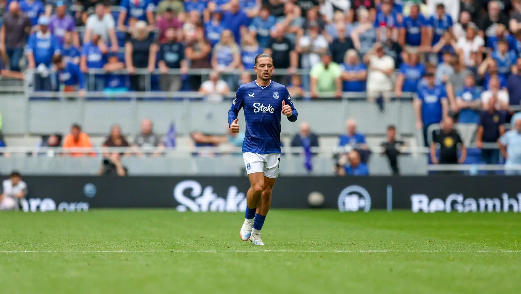 Valioliiga-seurat taistelevat Englannin maajoukkuetähden allekirjoituksesta