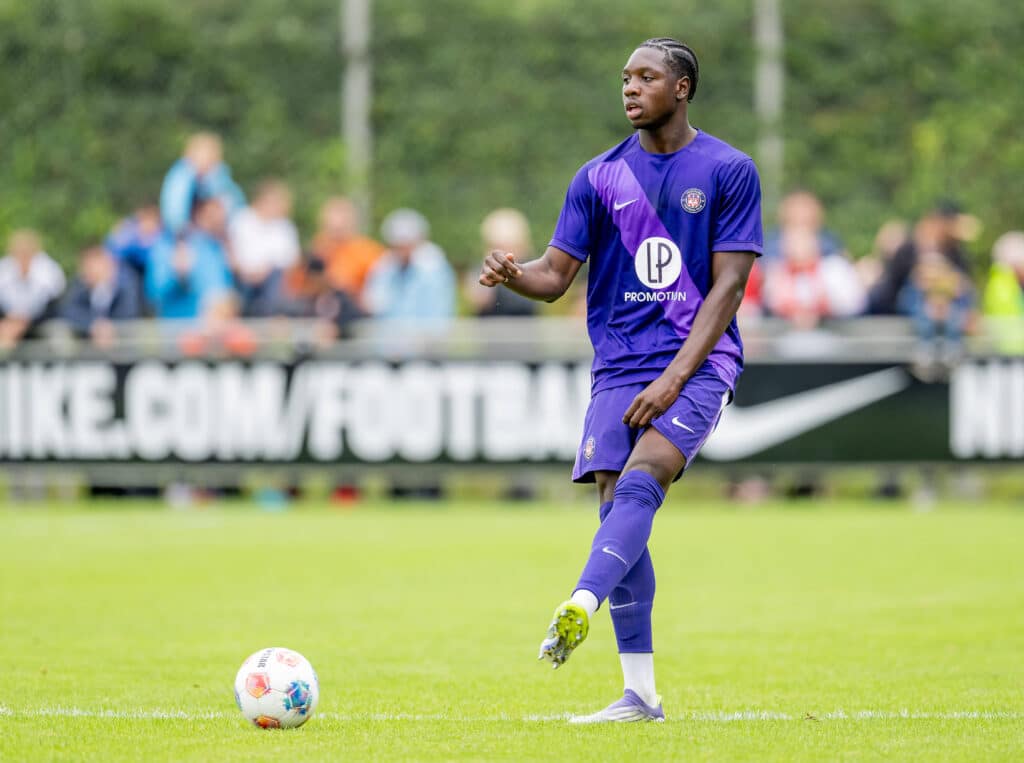 Valioliiga-seura teki kovan hankinnan – siirto tapahtui pilkkahintaan