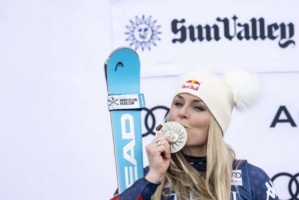 NHL-tähden pään sekoittanut alppikaunotar esittelee treeniliikkeitä – näitä kaikki voi kokeilla kotona