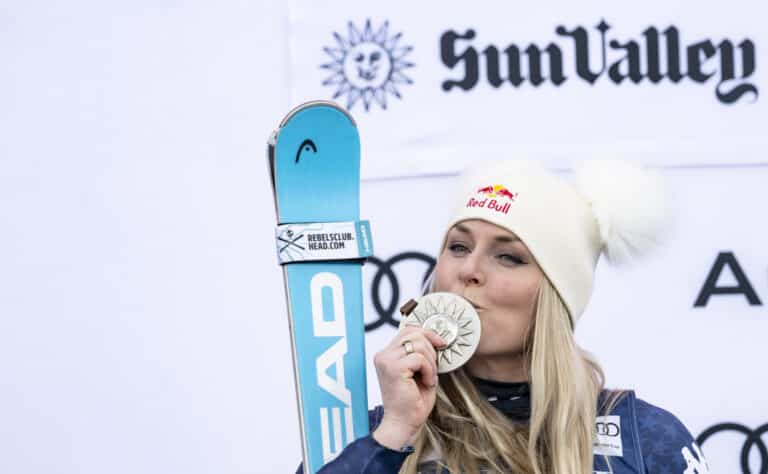 NHL-tähden pään sekoittanut alppikaunotar esittelee treeniliikkeitä – näitä kaikki voi kokeilla kotona