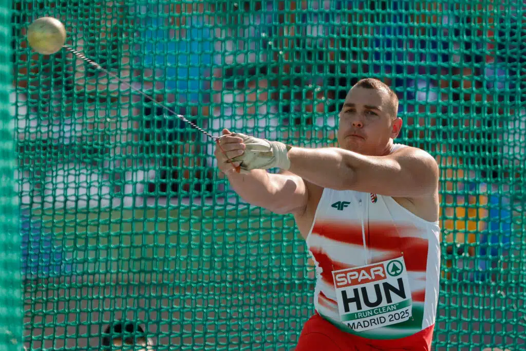 Unkarin moukarimieheltä jättipaukku – kaatoi lajia hallitsevan kanadalaisen