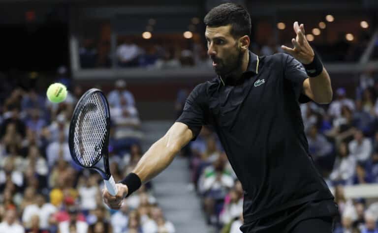 Historiaa tehneeltä Novak Djokovicilta pakon sanelema ratkaisu Historiaa tehneeltä Novak Djokovicilta pakon sanelema ratkaisu