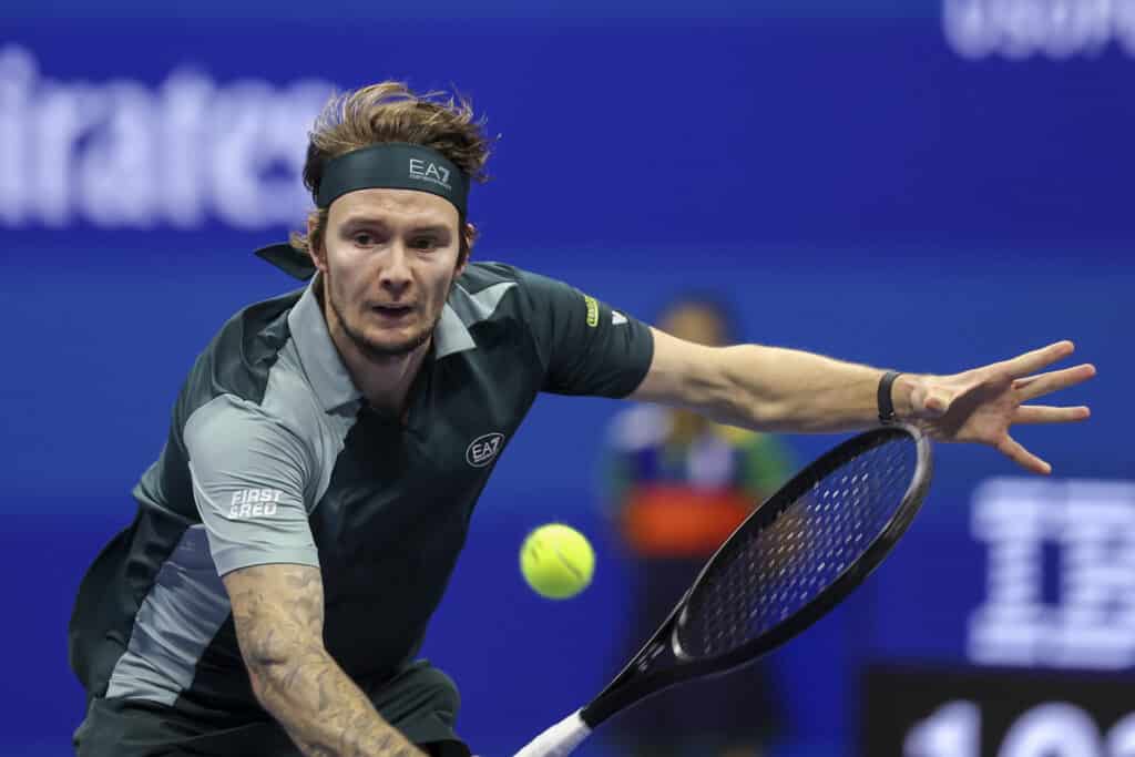 Vaikuttavaa kautta pelaava tennistähti pelasi vastustajalta jalat alta: ”Toivon parasta hänelle”