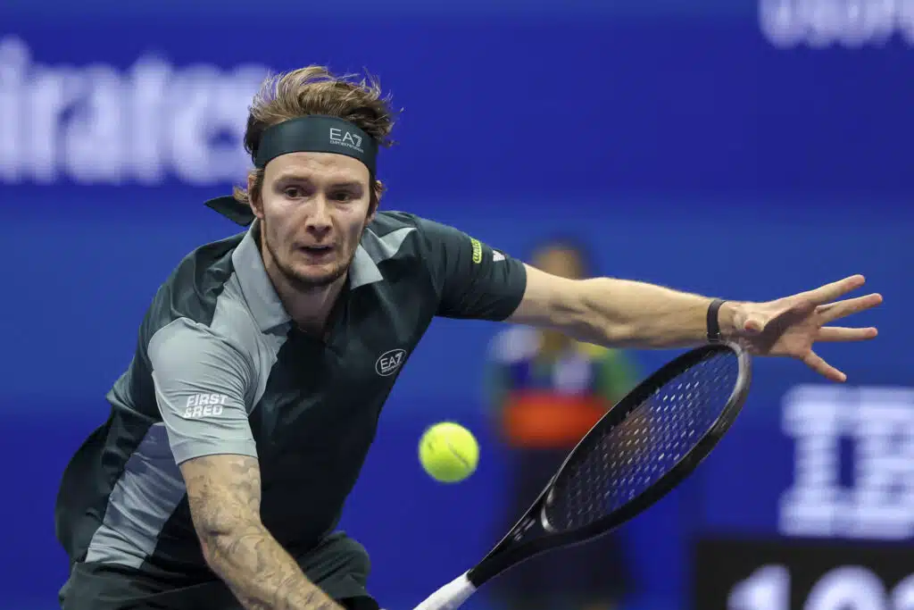 Vaikuttavaa kautta pelaava tennistähti pelasi vastustajalta jalat alta: ”Toivon parasta hänelle”