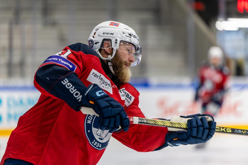 Kymmenen MM-kisan jääkiekkolegenda lopettaa uransa