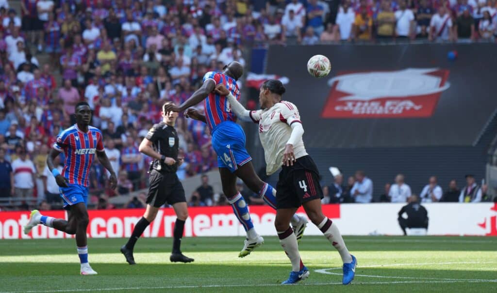 Liverpool-valmentajalle kenkää