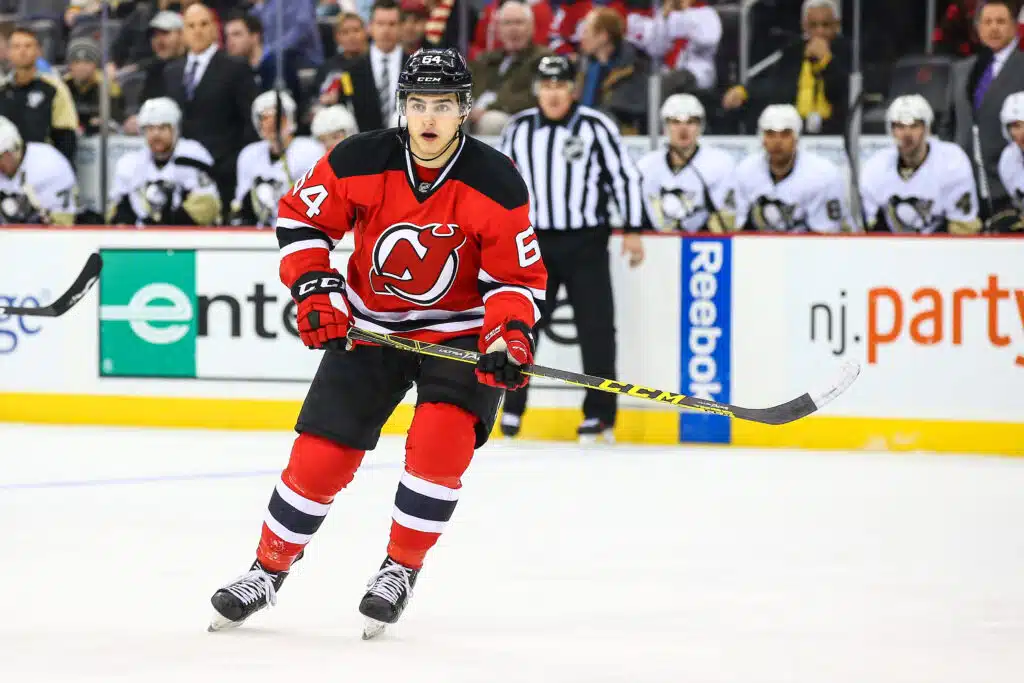 Uskomatonta - jälleen kanadalaiskiekkoilija siirtyy Venäjälle Uskomatonta – jälleen kanadalaiskiekkoilija siirtyy Venäjälle