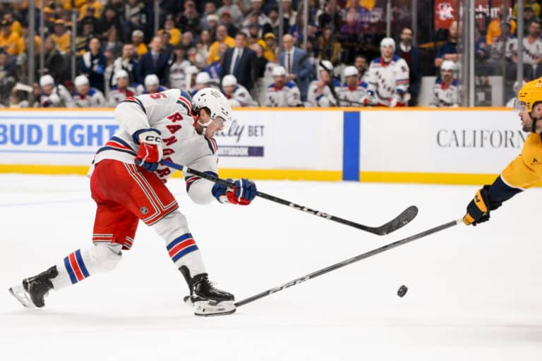 Kovaotteinen jenkkipuolustaja lyö hokkarit naulaan: ”Pelaaminen NHL:ssä oli unelmien täyttymys”