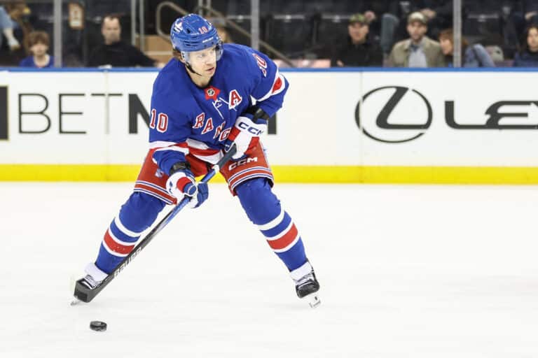 NHL-supertähti allekirjoitti heti poskettoman sopimuksen uuden seuransa kanssa
