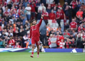 Mohammed Salah ylistää joukkuetoveria Mohammed Salah ylistää joukkuetoveria