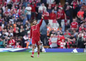 Mohammed Salah ylistää joukkuetoveria